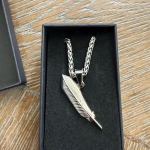 Southern Strings Silver Feather Pendant Necklace